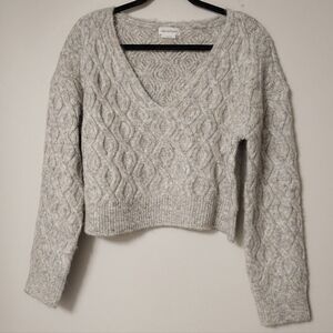 Lovers + Friends Gray & Cream V-Neck Cable Knit Crop Wool Blend Sweater